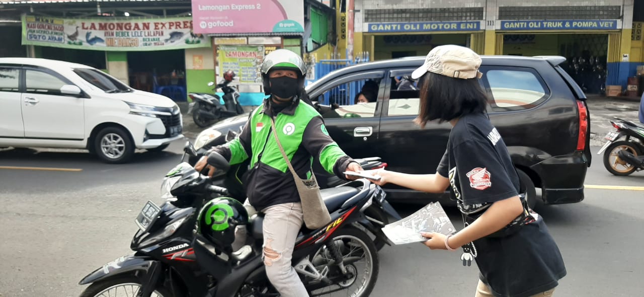 Lady Bikers Honda Sulut (LBHS) Bagi- bagi Masker dan Kampanye Keselamatan Berkendara